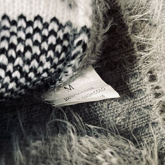 NWT Augie Raccoon Face Furry Gray Dog Pet Sweater - Picture 4 of 4